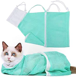 Y～Cat Bathing Bag Perfect for Bathing、Teeth and ears cleaning、Take eye drops、Nail Trimming、Take medicine、Examining 、Injecting and other occasions, It can help your cat take a bath easily at home and take the cat to the pet salon without spending extra money.Let cat feels very comfortable and relaxed.
L～Cat Grooming Bag covers all of a Cat's body, and there are no gaps. Cat restraint bag, scratch-resistant, bite-resistant, durable; strong air permeability, easy to drain and dry.
O～Cat Shower Mesh Bag with 3 drawstrings: Front and back drawstring prevent cat teeth, front and rear claws stick out to scratch people; Middle drawstring for better fix.
N～ Zipper allow you to release one paw at a time, easy to clean paws and cut nails.Wide opening, easy to in and out for cats.You can choose to wrap your cat's limbs or stretch them out. A good design will protect you from being scratched by your cat and at the same time prevent her from feeling oppressed.
G～This cat bathing bag use soft and breathable polyester mesh, scratch and bite resistant and durable; Great air permeability, easy to drain and dry, cats won`t fell uncomfortable.