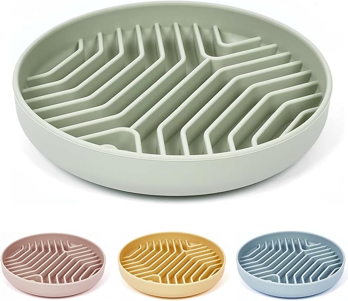 【Premium Food Grade Silicone】 Crafted from safe, eco friendly silicone that's entirely BPA free, our slow feeding dog bowl offers durability that stands up to your dog's chewing. It's also a great option for cat slow feeding bowls
【Promotes Healthy Eating】 Our innovative labyrinth pattern design prevents dogs from gobbling down their food, extending mealtime, reducing the risk of choking, supporting better digestion, and contributing to overall pet health
【Stays Put with Suction Cups】 Strong suction cups keep the slow feeder dog bowl in place, preventing spills and mess, even if your dog is enthusiastic during mealtime. This feature makes it an ideal choice for cat slow feeders as well
【Versatile Size】 Measuring 7.5 inches in diameter and 1.5 inches in height, it accommodates different food types and is ideal for small to medium sized dogs and cats. It also provides mental stimulation during mealtime
【Easy to Clean】 Our slow feeder dog bowl is dishwasher safe. If you've only used it for dry dog food, a quick rinse with water is all it takes to keep it clean